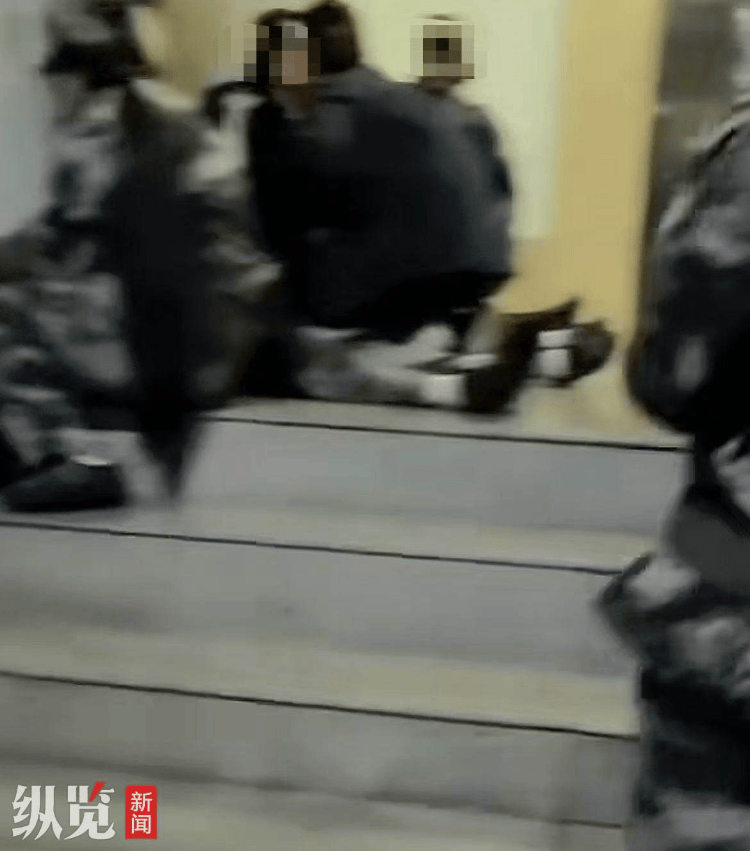 云南一职业学院室内军训致17人缺氧被救护车拉走<strong></p>
<p>原油的外汇</strong>？校方否认