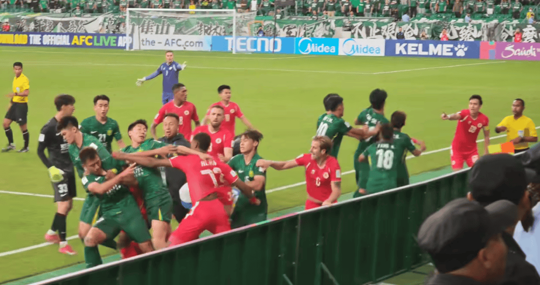 北京国安亚冠赛场爆发冲突<strong></p>
<p>中原油田信息</strong>，场面十分混乱