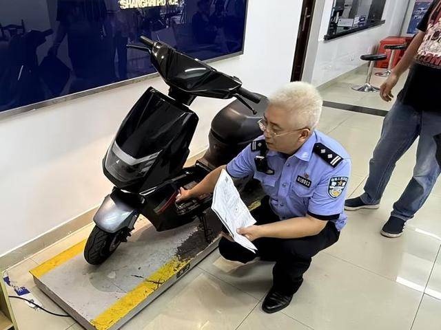 电动自行车新国标实施半月<strong></p>
<p>中原油田信息</strong>，“旧标车”上牌排长队，规范和需求的碰撞何解？
