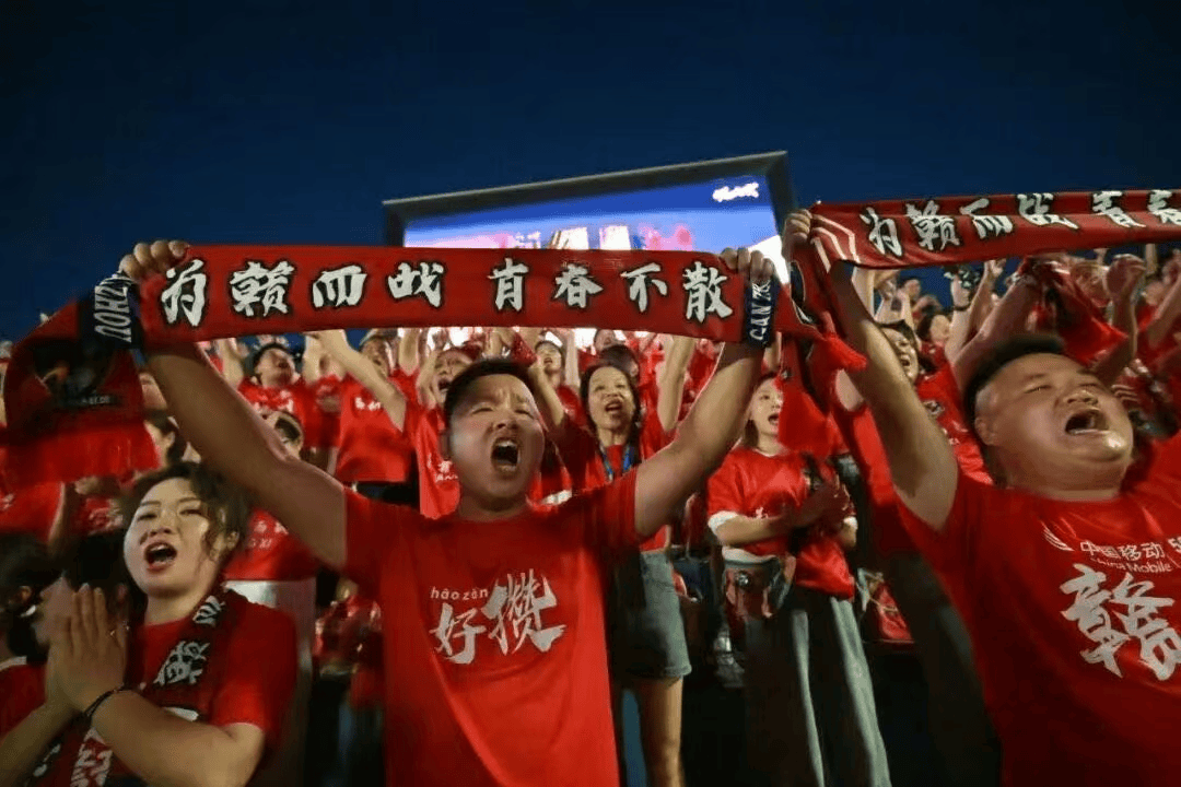 省级“苏超式”足球联赛持续扩容<strong></p>
<p>天然气原油</strong>，多地创下现场观赛人数纪录