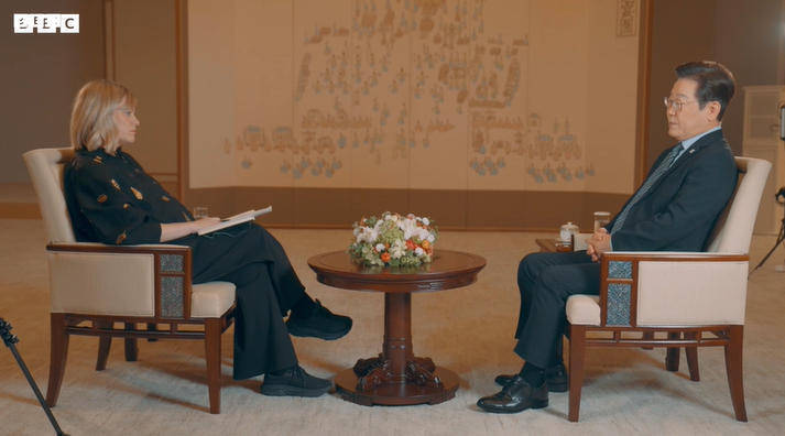 韩国总统李在明声称：看到中俄朝走近<strong></p>
<p>环原油</strong>，我们很难做