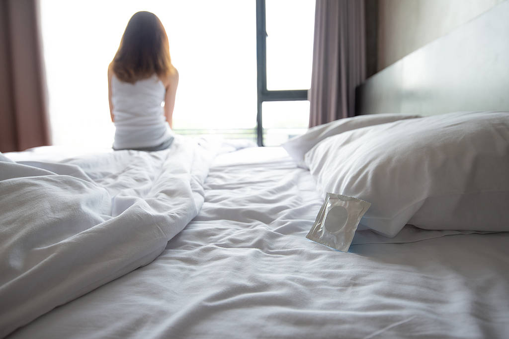 崔丽丽穿被性侵时衣服出庭<strong></p>
<p>原油苯</strong>，为实名抵抗羞耻文化点赞