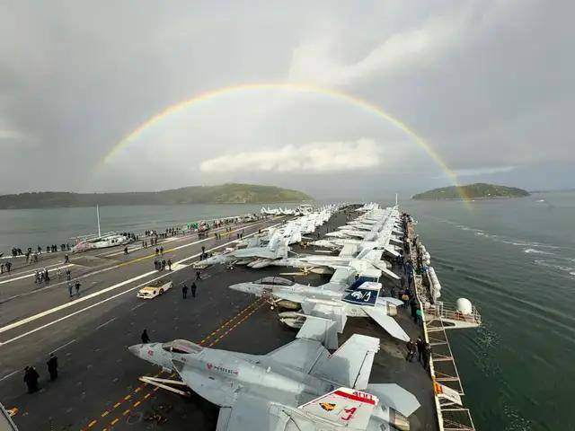 美国成了笑话：歼-35成人类首款电磁弹射五代机<strong></p>
<p>原油苯</strong>，美军在干啥？