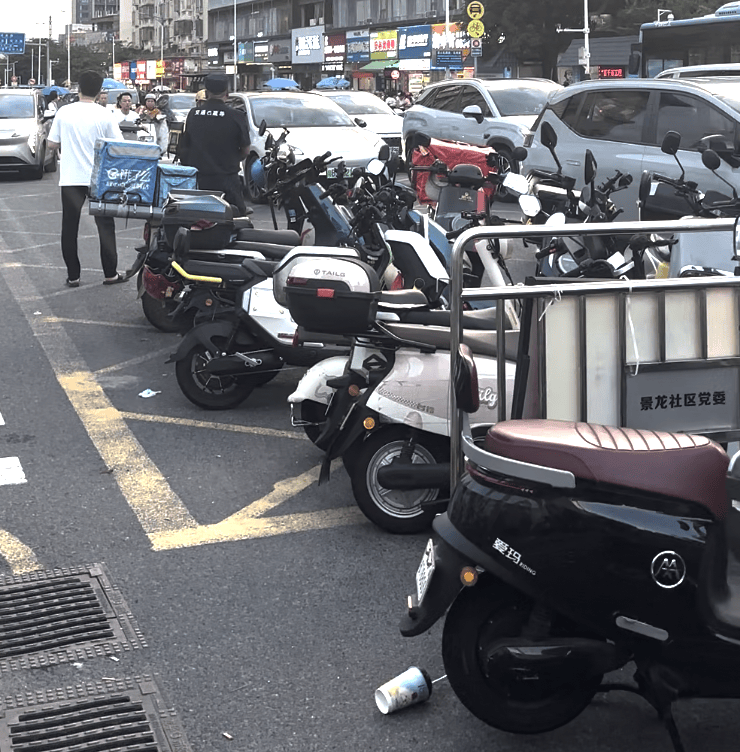 深圳一医院门口被指“举步维艰”<strong></p>
<p>石蜡基原油</strong>!整治后记者实探:仍很堵