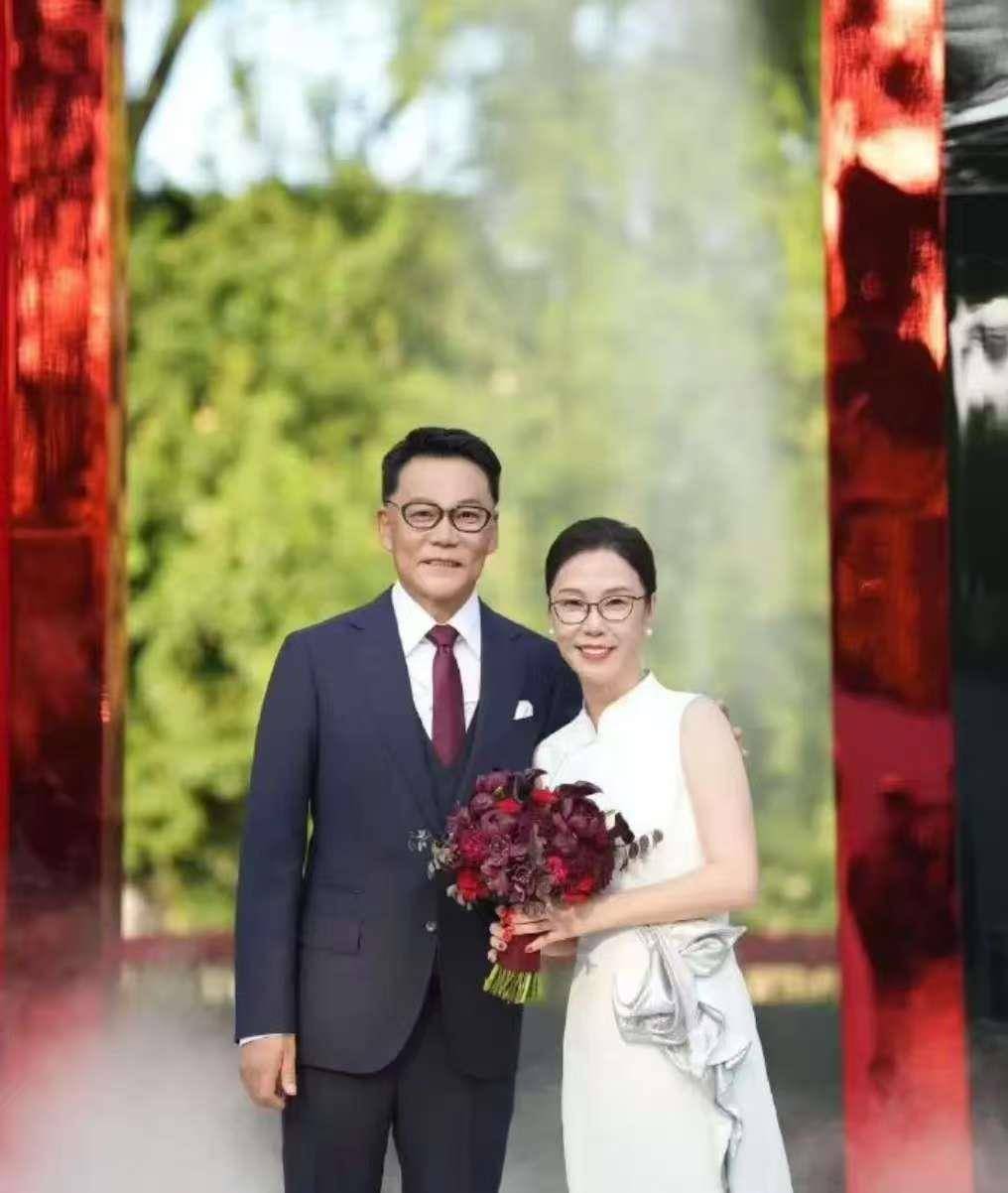 张丹红婚后首度回应与李国庆恋情:30年前因百万债务拒绝李国庆求婚系谣言<strong></p>
<p>石蜡基原油</strong>,从未介入他的上一段婚姻,不会参与他的商业活动