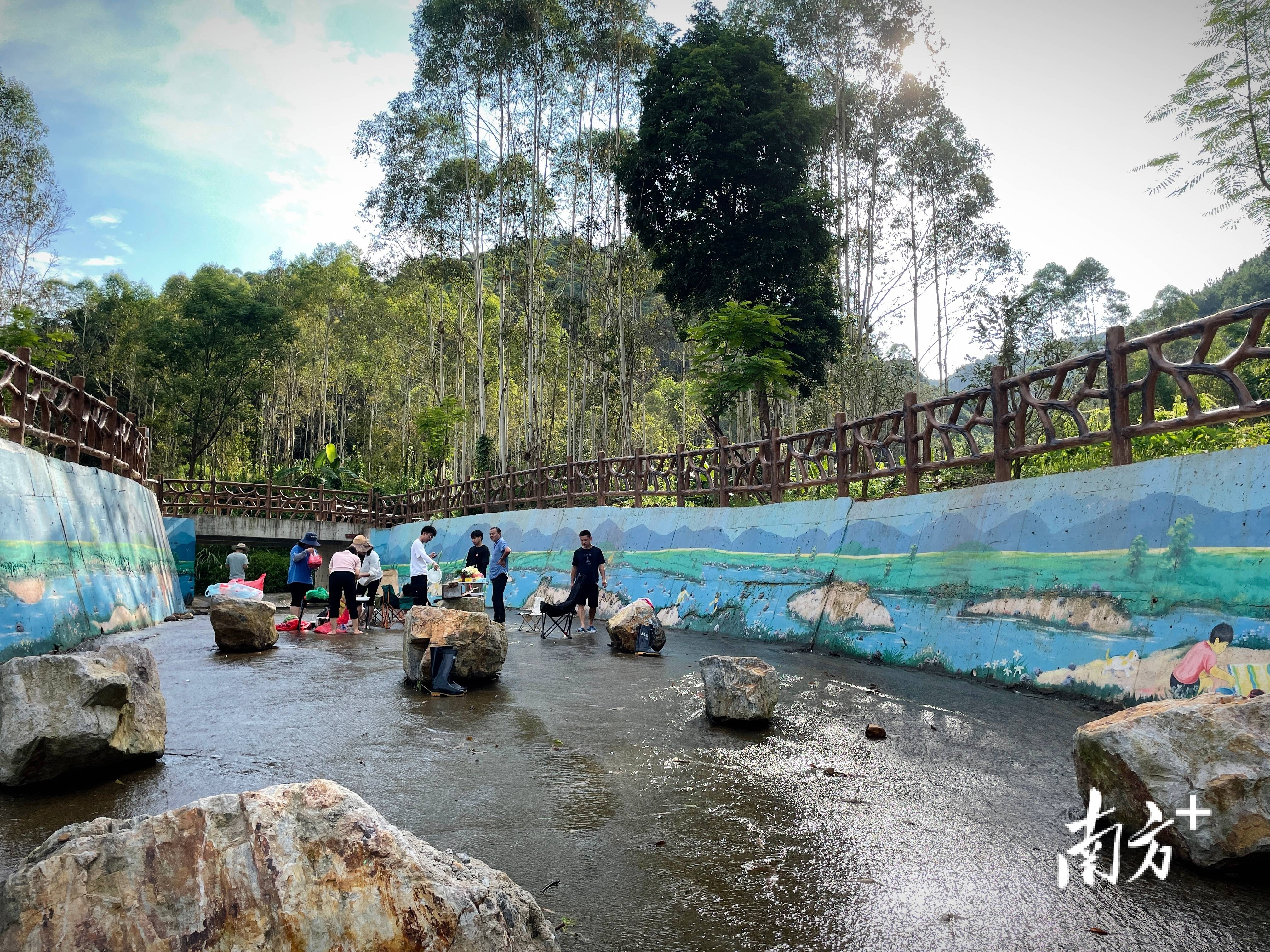 “外来媳妇”谭焕贞五年深耕<strong></p>
<p>石蜡基原油</strong>,佛冈高岗宝山村换新貌