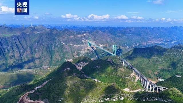 大国工程+1<strong></p>
<p>石蜡基原油</strong>!世界第一高桥花江峡谷大桥今日通车