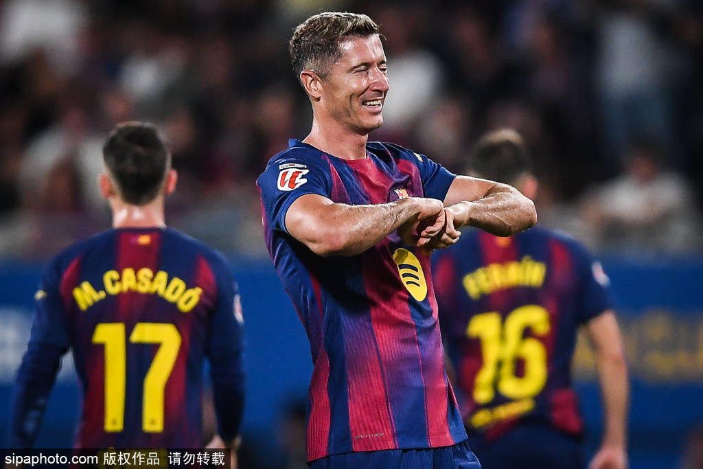 17岁新星首秀助巴萨登顶!弗里克慧眼识珠<strong></p>
<p>爬虫</strong>,‘德罗’未来可期