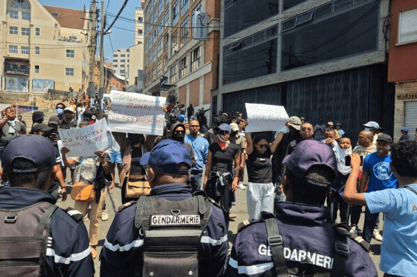 停电缺水引爆民怨 马达加斯加年轻人掀起反政府抗议