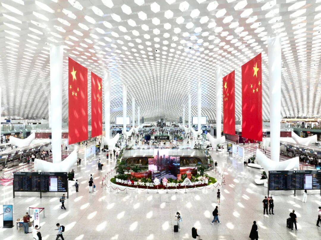 “不亚于春节回家”!凌晨5点<strong></p>
<p>充电</strong>,深圳有人已经堵在路上……