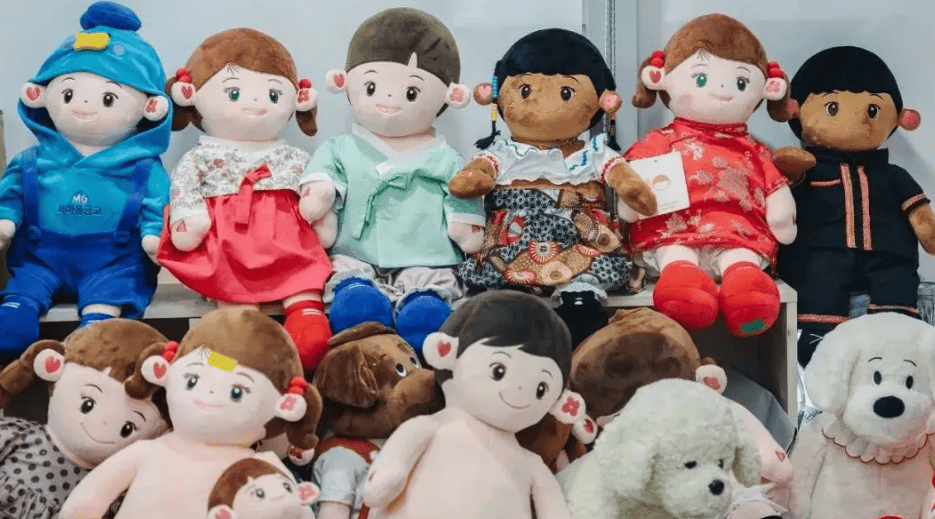 给奶奶们发的AI孙子<strong></p>
<p>充电</strong>,有点让人失望?千亿AI玩具市场虚火正旺?