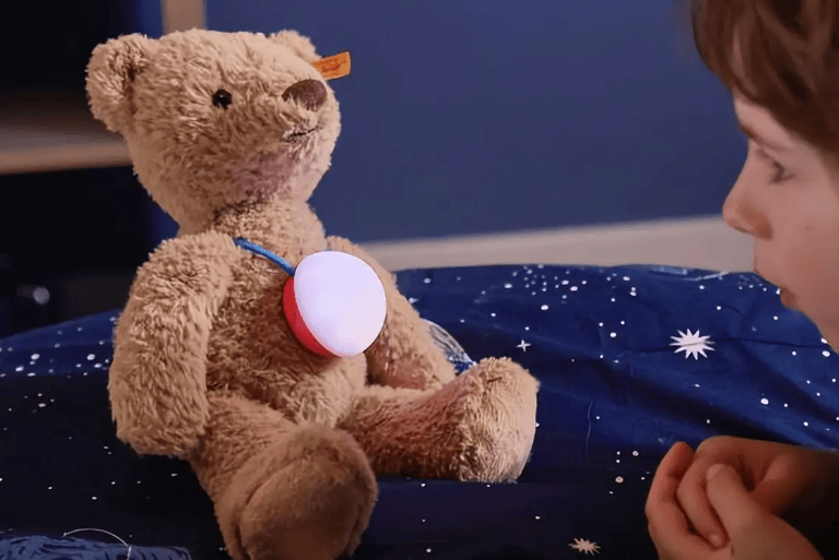 给奶奶们发的AI孙子<strong></p>
<p>充电</strong>,有点让人失望?千亿AI玩具市场虚火正旺?