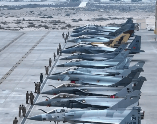 巴基斯坦总理在联合国<strong></p>
<p>充电</strong>,宣布印巴空战真实战绩