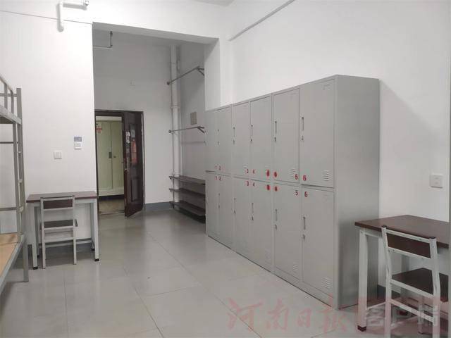 从8人间到夫妻房<strong></p>
<p>php</strong>，郑州富士康员工幸福安居“进行时”