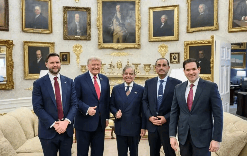 巴基斯坦总理及元帅<strong></p>
<p>php</strong>，与特朗普会晤相谈甚欢