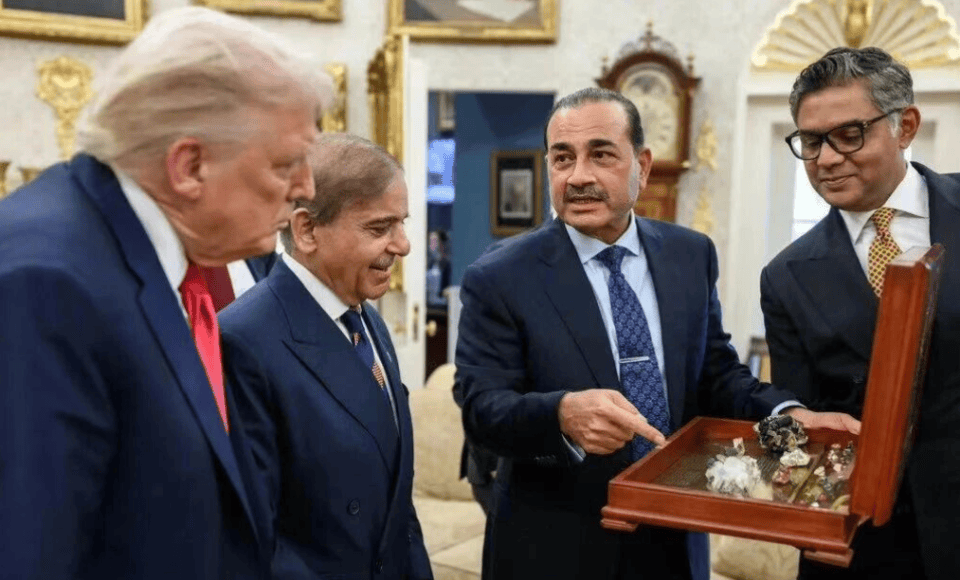 巴基斯坦总理及元帅<strong></p>
<p>php</strong>，与特朗普会晤相谈甚欢