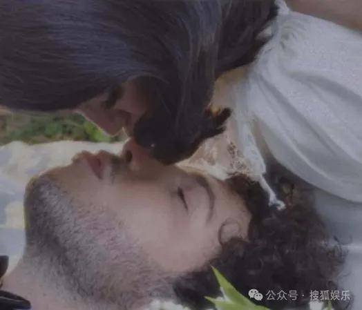 无意还是戏精?她办婚礼<strong></p>
<p>php</strong>,分手多年的他隔空说“我愿意”?