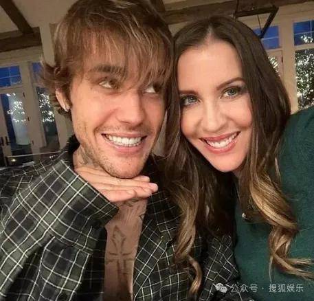 无意还是戏精?她办婚礼<strong></p>
<p>php</strong>,分手多年的他隔空说“我愿意”?