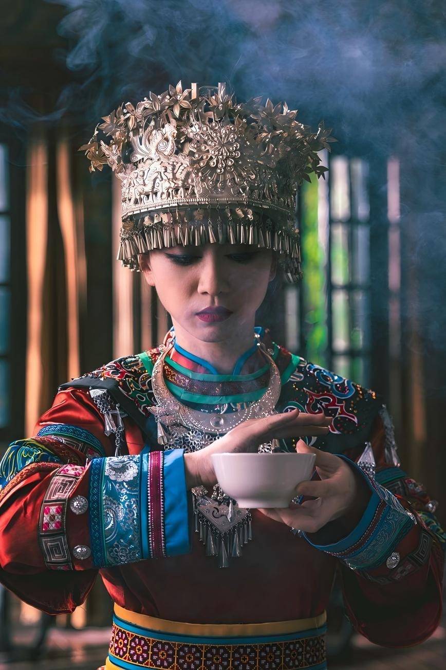 银行职员旺季崩溃 辞职去横店做群演