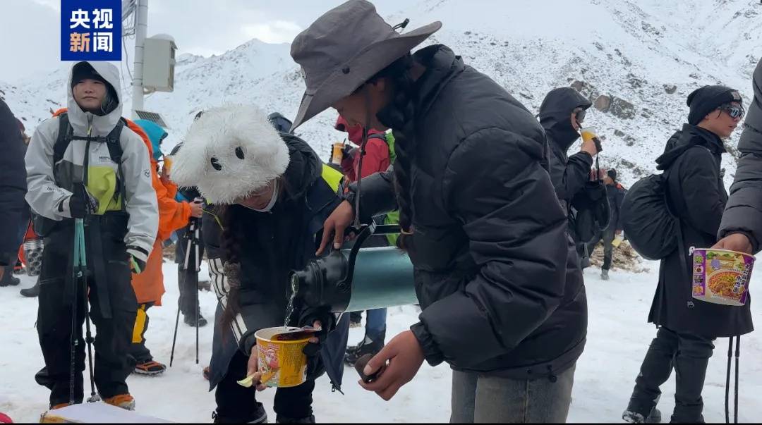 珠峰景区游客被困最新进展:已有350名游客获救<strong></p>
<p>XRP行情</strong>,其余200多名游客已全部取得联系