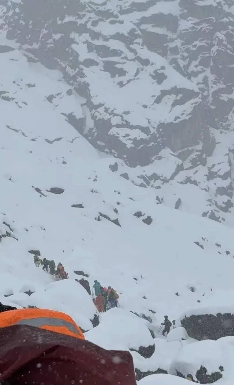 珠峰景区游客被困最新进展:已有350名游客获救<strong></p>
<p>XRP行情</strong>,其余200多名游客已全部取得联系