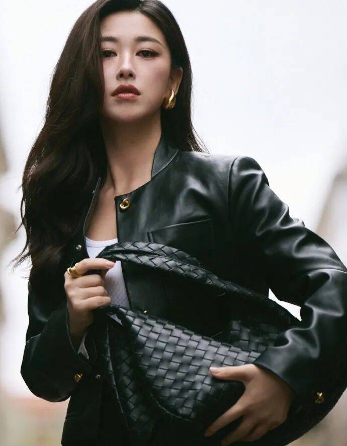 时装周上的女明星<strong></p>
<p>XRP行情</strong>,秋冬氛围感一键封顶!