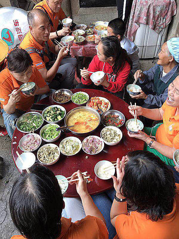 那个让老师骄傲的“调皮”班级!30年同学聚会<strong></p>
<p>DOT行情</strong>,还伴有一封来自贵州的感谢信