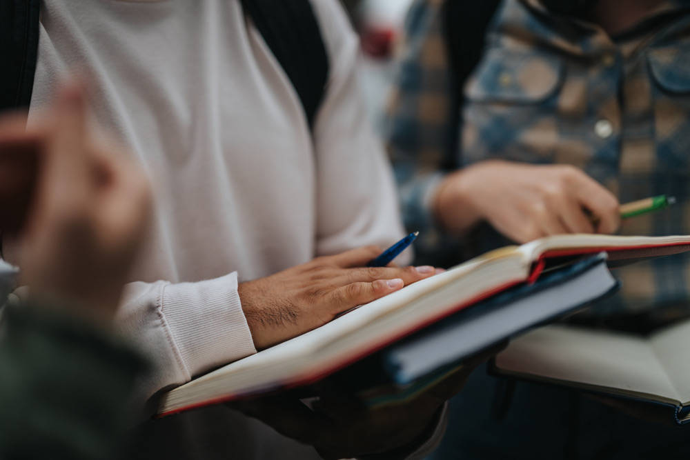 开学前接调岗电话<strong></p>
<p>波卡币行情</strong>,小学老师仓促教初中