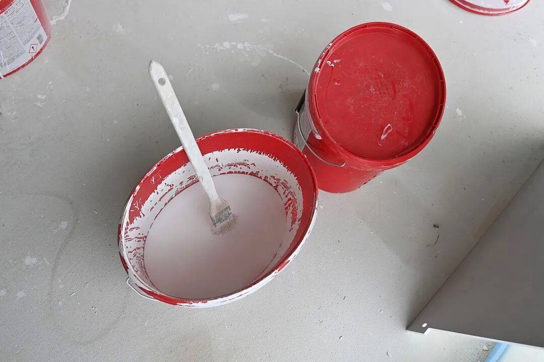 西安一名48岁油漆工地下室刷漆中毒<strong></p>
<p>币安币行情</strong>,抢救四天后离世,警方已介入