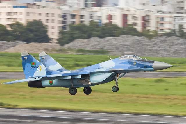 突然到来的惊喜<strong></p>
<p>币安币行情</strong>?孟加拉国表示要22亿美元购买20架歼-10CE?