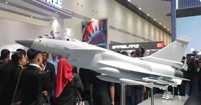 突然到来的惊喜<strong></p>
<p>币安币行情</strong>?孟加拉国表示要22亿美元购买20架歼-10CE?