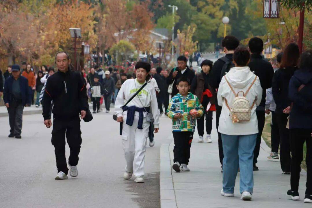 忻州市“国庆、中秋”假期累计接待游客达301.87万人次<strong></p>
<p>币安币行情</strong>!