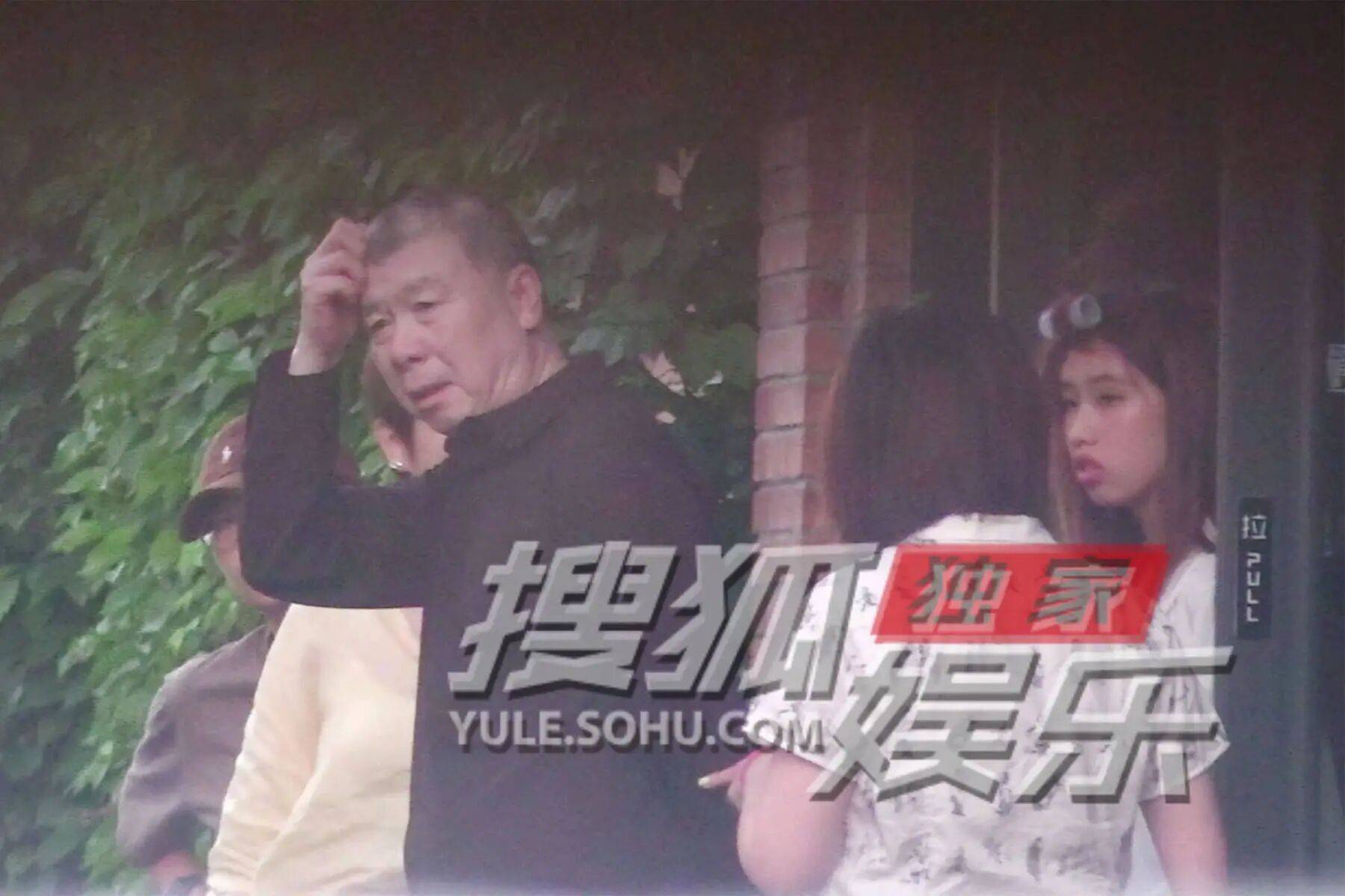 考古|冯小刚带女儿去陈思诚工作室!开个人账号还读影视专业<strong></p>
<p>币安币行情</strong>,她也要“女承父业”吗?