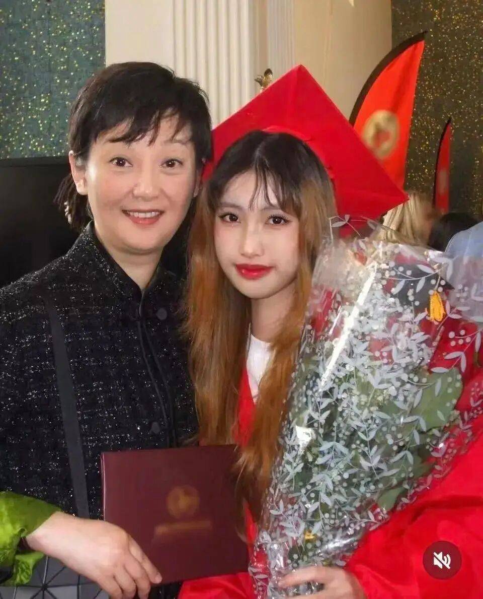 考古|冯小刚带女儿去陈思诚工作室!开个人账号还读影视专业<strong></p>
<p>币安币行情</strong>,她也要“女承父业”吗?