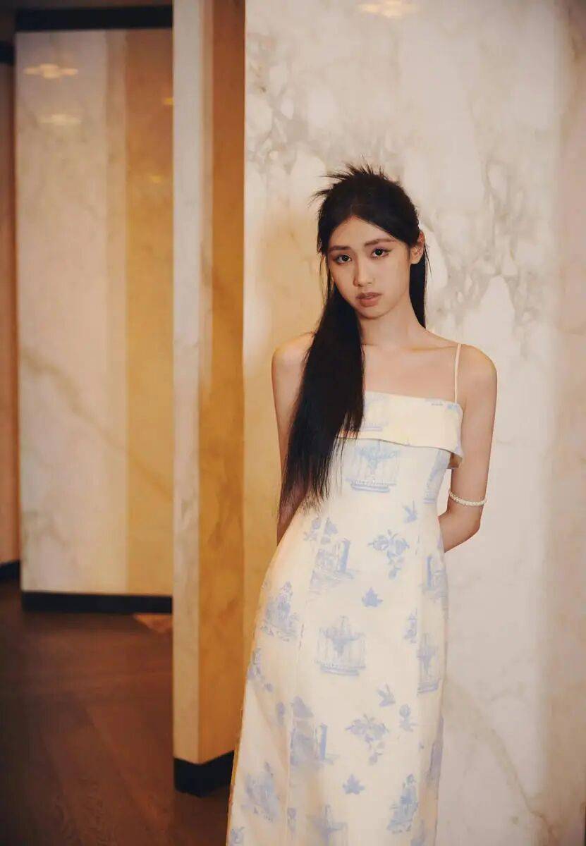 考古|冯小刚带女儿去陈思诚工作室!开个人账号还读影视专业<strong></p>
<p>币安币行情</strong>,她也要“女承父业”吗?