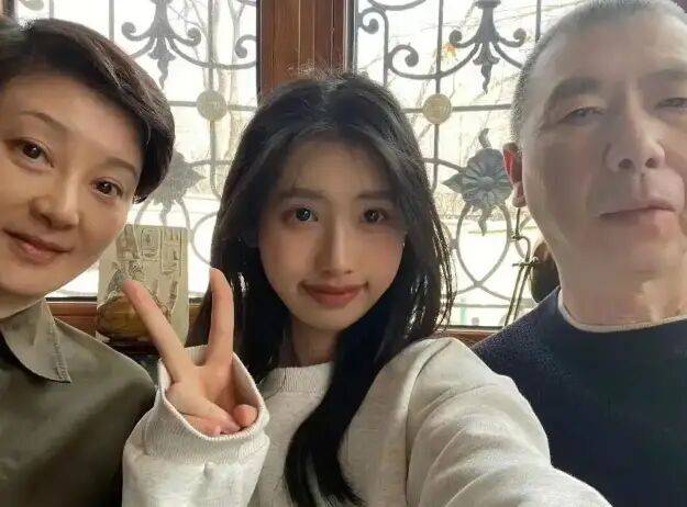 考古|冯小刚带女儿去陈思诚工作室!开个人账号还读影视专业<strong></p>
<p>币安币行情</strong>,她也要“女承父业”吗?