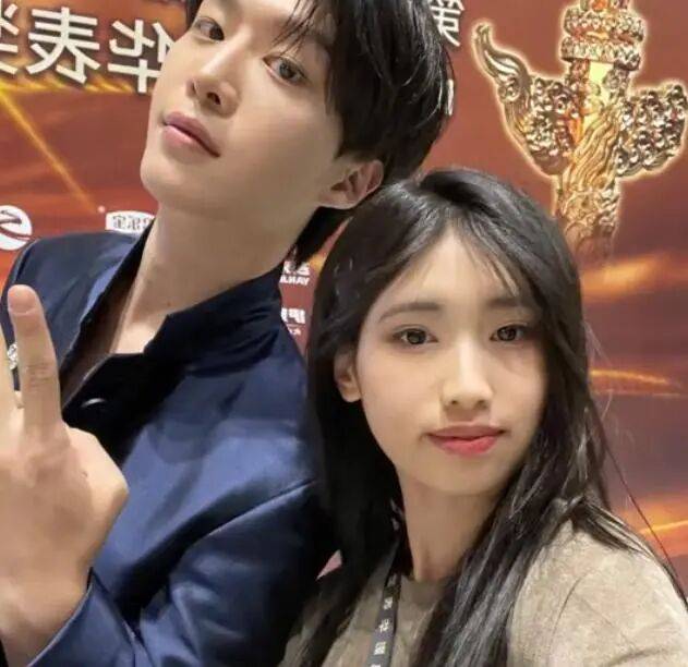 考古|冯小刚带女儿去陈思诚工作室!开个人账号还读影视专业<strong></p>
<p>币安币行情</strong>,她也要“女承父业”吗?