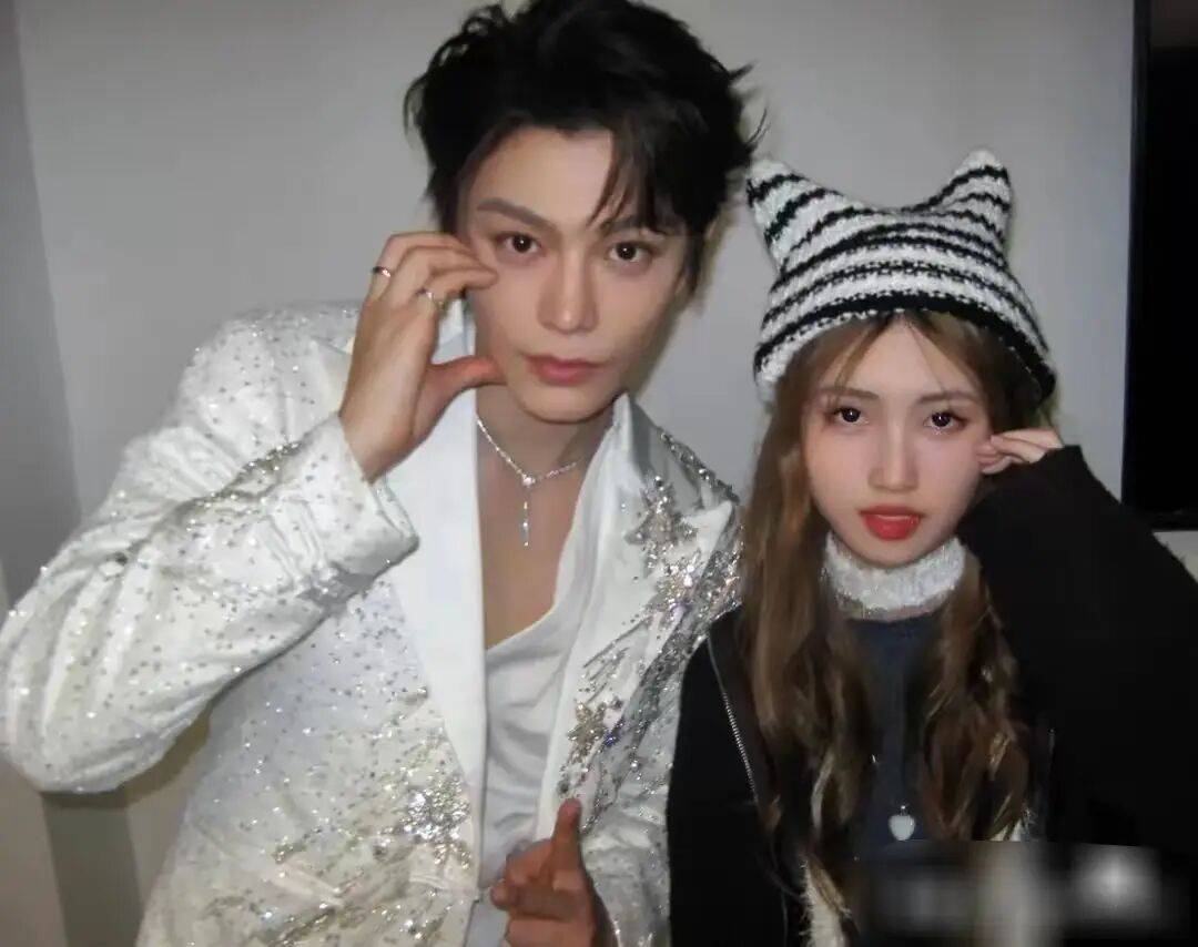 考古|冯小刚带女儿去陈思诚工作室!开个人账号还读影视专业<strong></p>
<p>币安币行情</strong>,她也要“女承父业”吗?