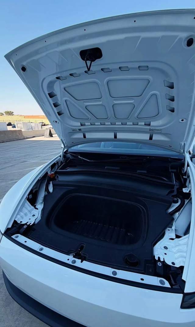 将特斯拉砍成“铁皮房”的<strong></p>
<p>币安币行情</strong>,是马斯克新的万亿对赌协议