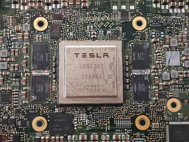 将特斯拉砍成“铁皮房”的<strong></p>
<p>币安币行情</strong>,是马斯克新的万亿对赌协议