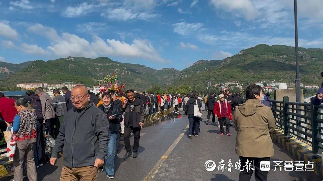 “鱼多得数不过来<strong></p>
<p>币安币行情</strong>，一网子下去能捞好几条”济南锦绣川水库开闸放水，大量鲢鱼被冲出，工作人员：禁止捕捞！