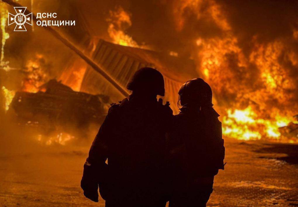 炸了一夜<strong></p>
<p>币安币行情</strong>,俄军大轰炸,基辅大停电:俄乌战争3年,普京太仁慈了