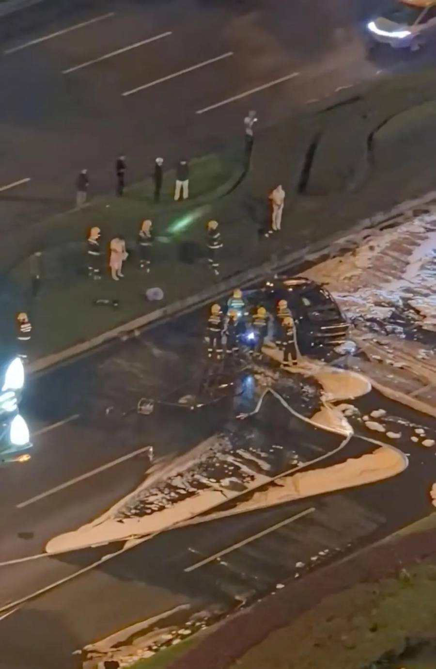 最新!成都SU7碰撞后燃烧司机死亡<strong></p>
<p>币安币行情</strong>,小米股价暴跌超8%!客服最新回应