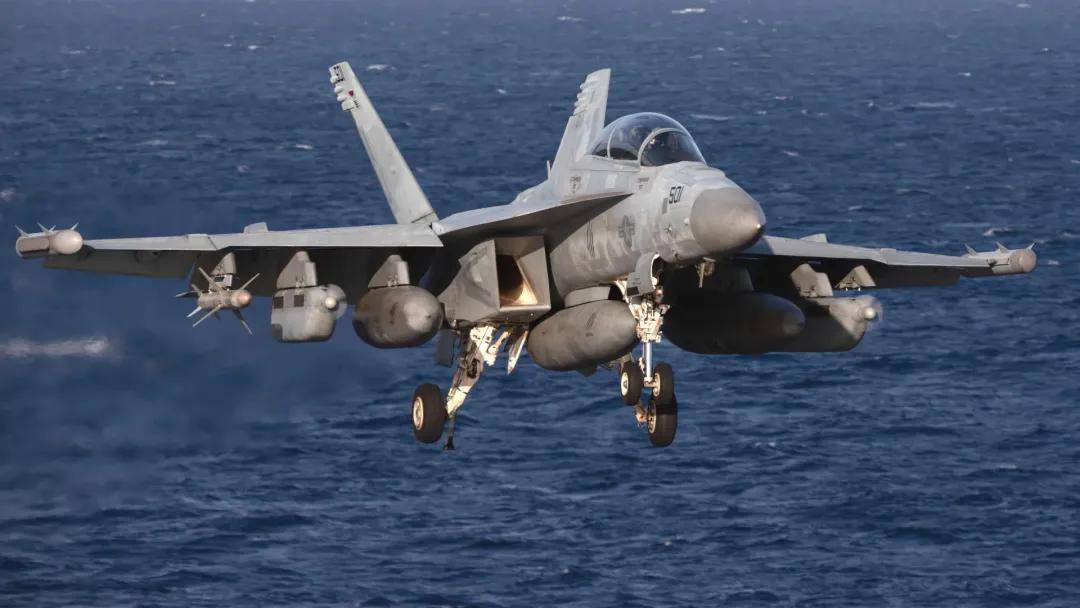 央视官宣:歼-16可挂载副油箱<strong></p>
<p>ADA行情</strong>!网友:航程加到7000公里有必要?