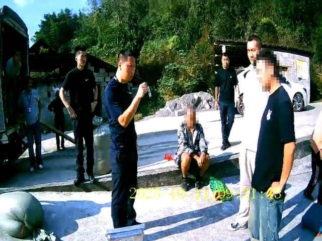 100斤玉米上秤秒变60斤?贵州一村民遭“鬼秤”骗粮!民警出手<strong></p>
<p>艾达币行情</strong>,5人被拘