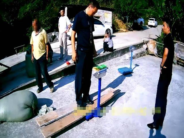 100斤玉米上秤秒变60斤?贵州一村民遭“鬼秤”骗粮!民警出手<strong></p>
<p>艾达币行情</strong>,5人被拘