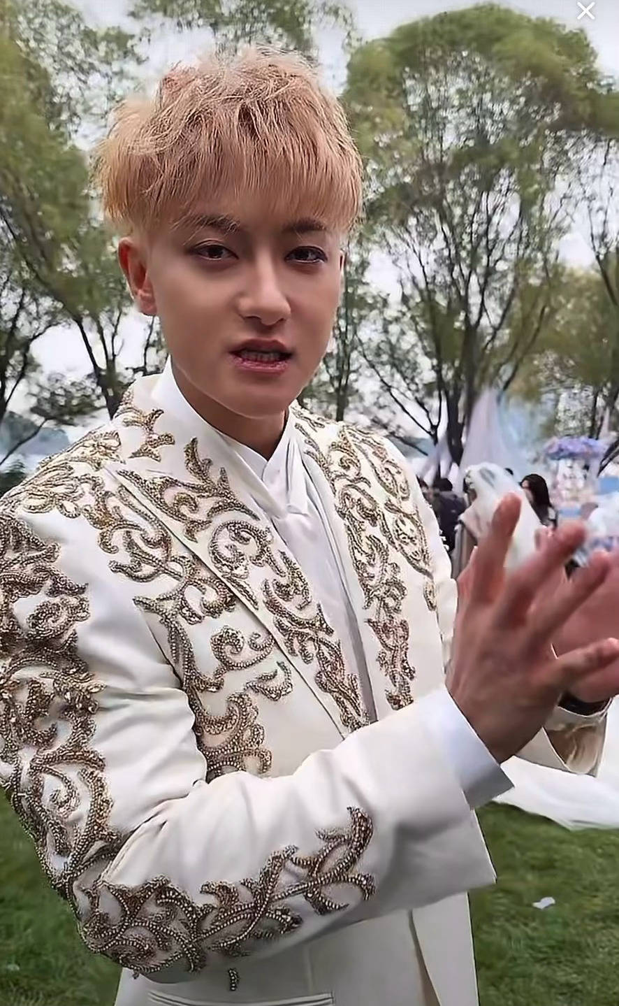 黄子韬说婚礼的所有环节都是徐艺洋策划的:这是她给<strong></p>
<p>艾达币行情</strong>我的惊喜