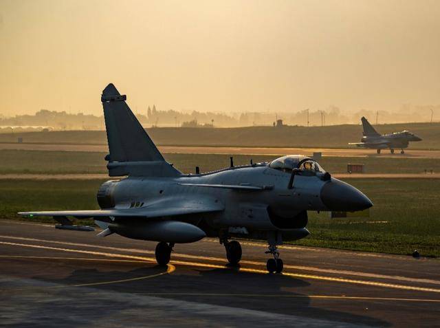 印尼豪掷90亿美元买歼-10<strong></p>
<p>艾达币行情</strong>,不止看中战机,中械作战体系也来一套