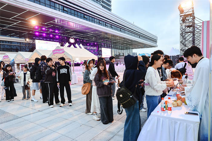 活力唱响青春经济<strong></p>
<p>比特现金行情</strong>,第四届青春上海大学生音乐节绽放南上海科创中心