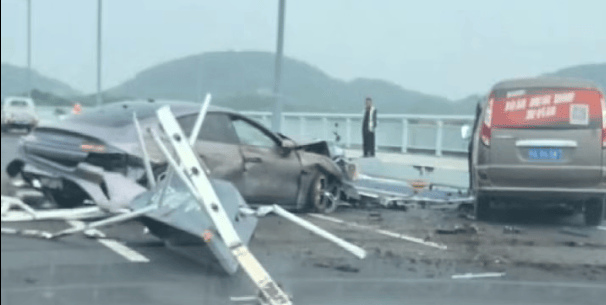 车轮飞滚十余米!武汉小米SU7断轴撞护栏<strong></p>
<p>莱特币行情</strong>,一月内两起脱落事故,官方回应仍含糊